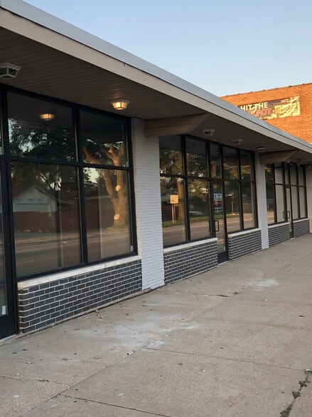 More Photos Of 1250-1254 W 127th St, Calumet Park Storefront Retail Office For Sale