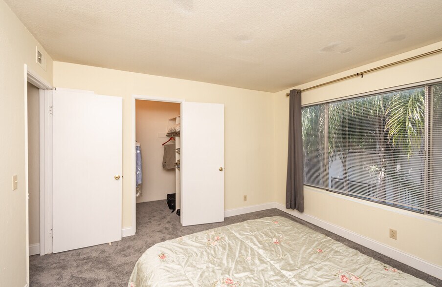 More Photos Of 1829 H St, Sacramento Apartments For Sale