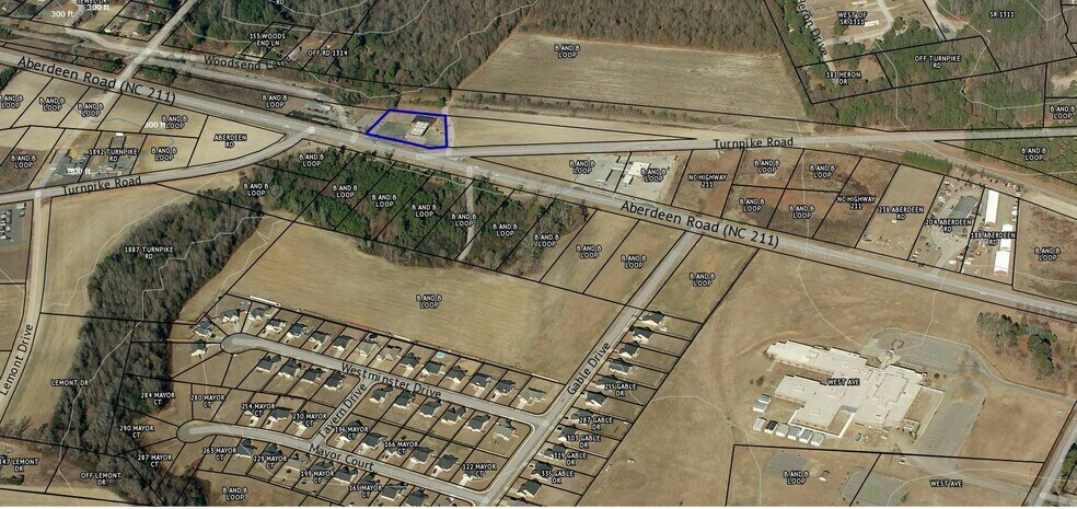 More Photos Of 526 Aberdeen Rd, Raeford Service Station For Sale