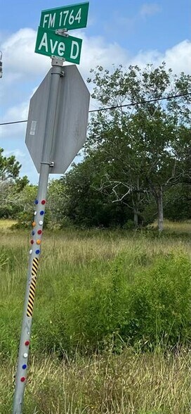 More Photos Of 3420 Avenue D, Santa Fe Land For Lease