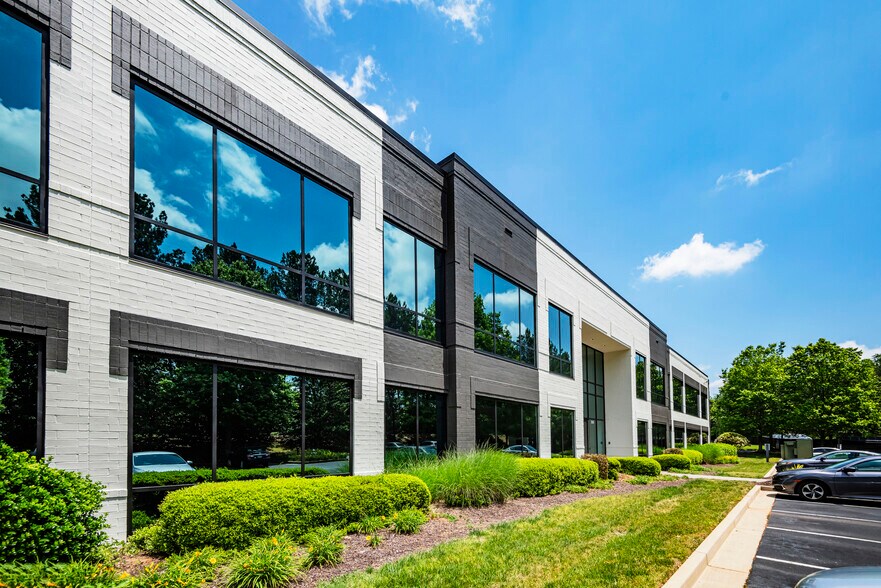 More Photos Of 1990 Vaughn Rd, Kennesaw Office For Sale