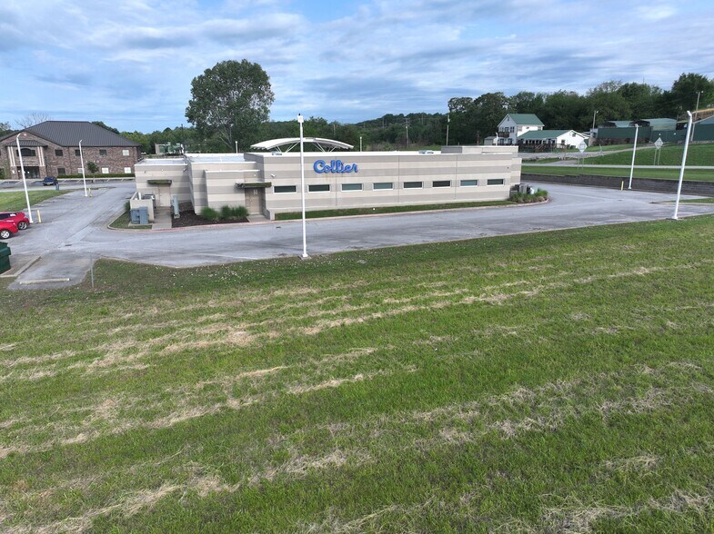 More Photos Of 5201 Willow Creek Dr, Springdale Medical For Sale