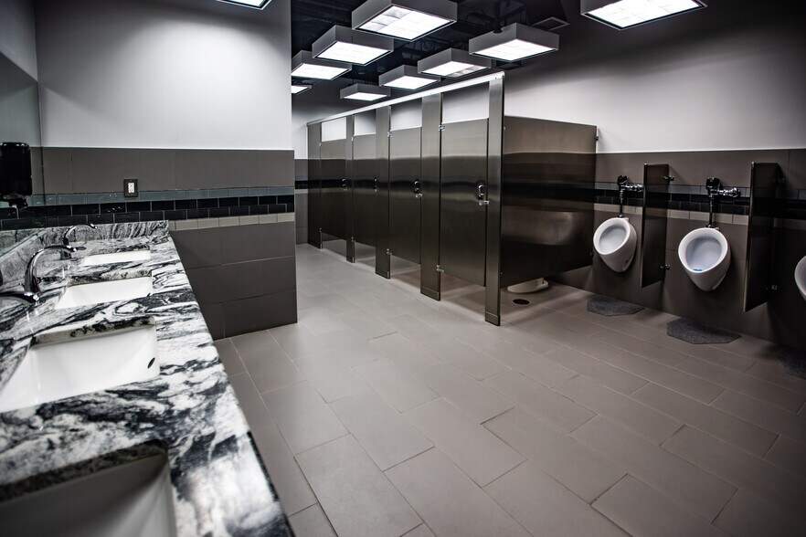 More Photos Of 120 Chula Vis, San Antonio Medical For Sale