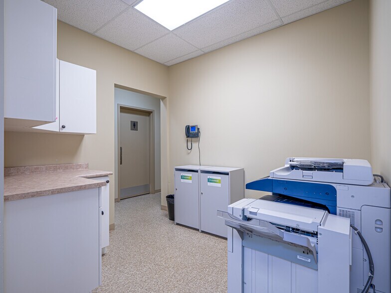 More Photos Of 88 Auto rd, Lloydminster Office For Lease