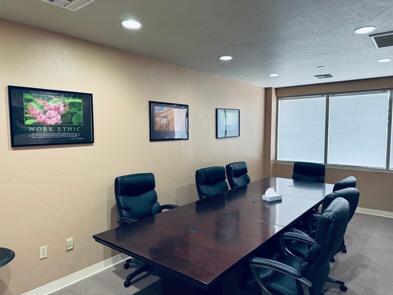 More Photos Of 819 15th St, Modesto Office For Lease