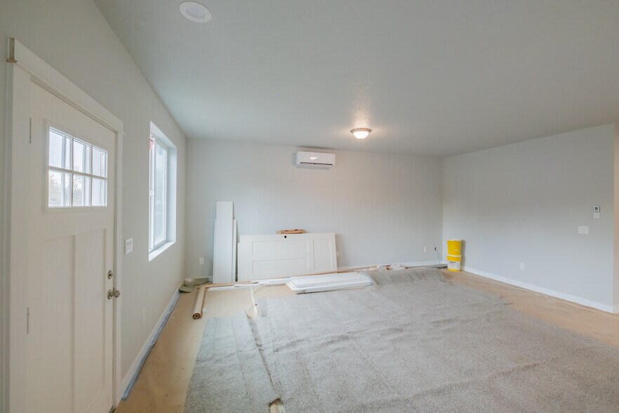 More Photos Of 1230 49th Ave, Sweet Home Multifamily For Sale