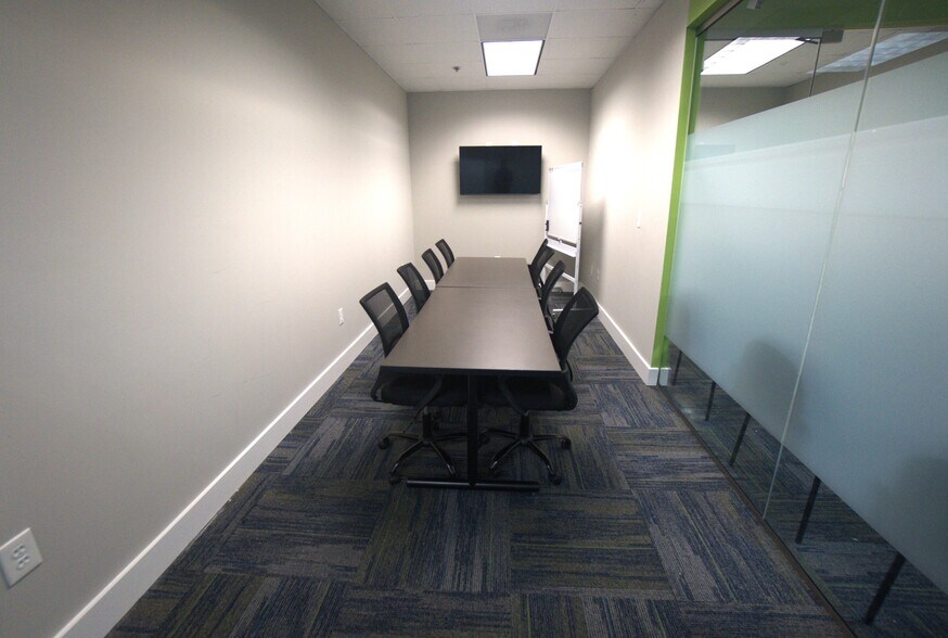 More Photos Of 3800 Camp Creek Pky, Atlanta Light Distribution For Lease