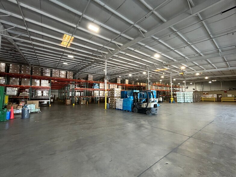 More Photos Of 6400 Augusta Rd, Greenville Warehouse For Lease