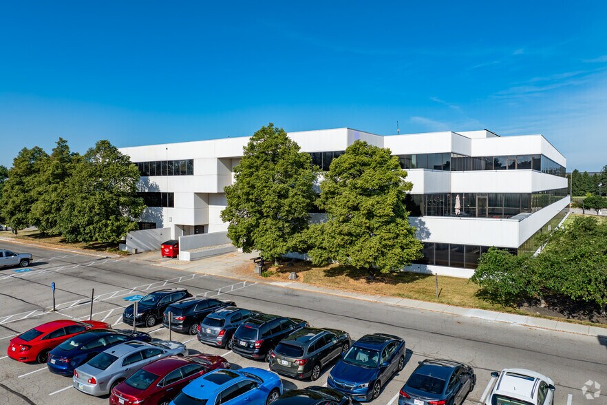 More Photos Of 100 E Campus View Blvd, Columbus Unknown For Lease