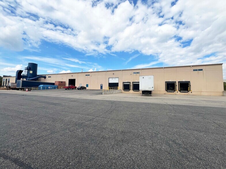 More Photos Of 4044 Brockton Dr, Grand Rapids Manufacturing For Sale