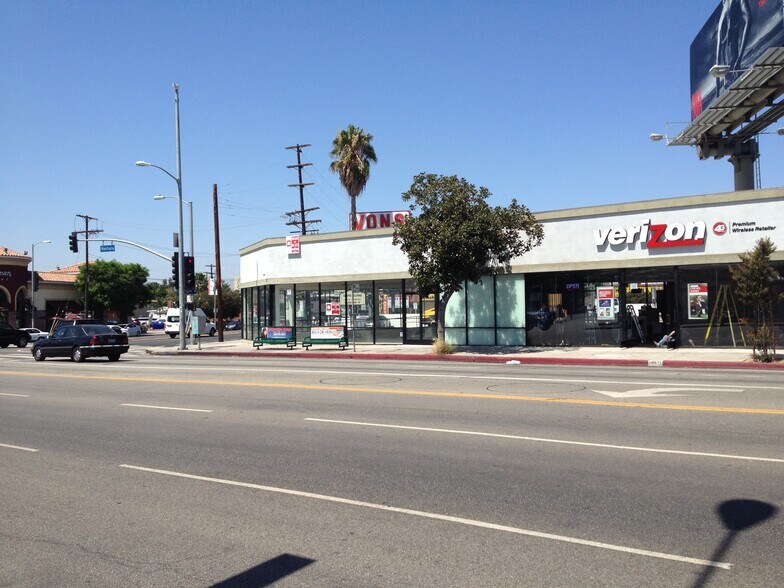 More Photos Of 18471-18477 Ventura Blvd, Tarzana Freestanding For Lease