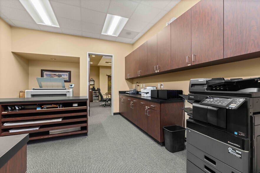 More Photos Of 3801 Knapp Rd, Pearland Loft Creative Space For Sale