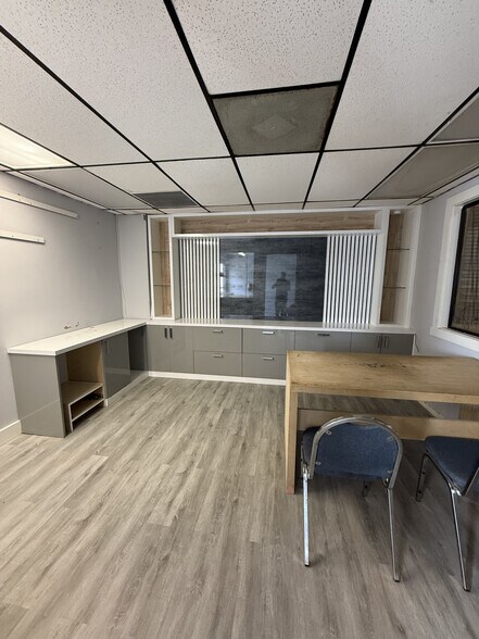 More Photos Of 1592 SE Village Green Dr, Port Saint Lucie Warehouse For Lease