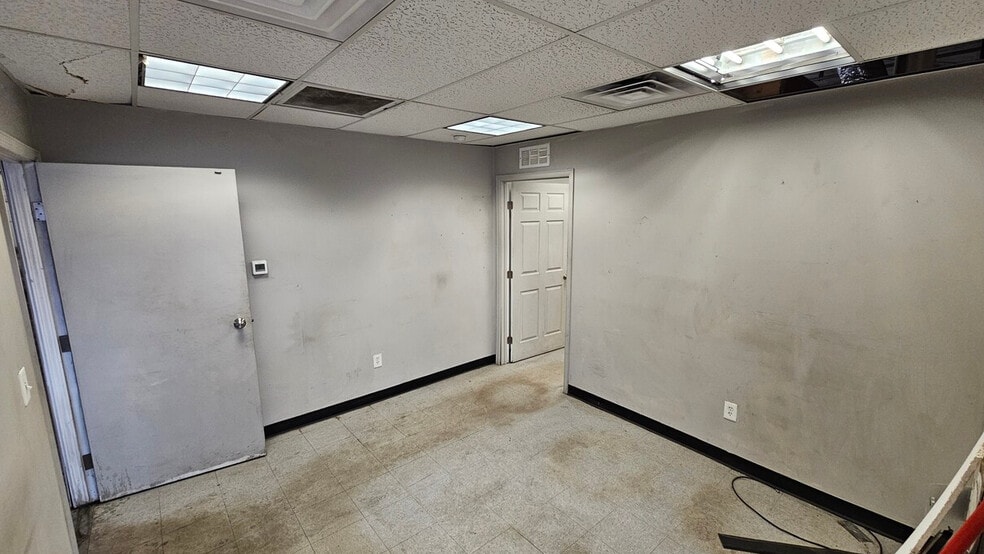 More Photos Of 6521 Washington St, Denver Warehouse For Lease