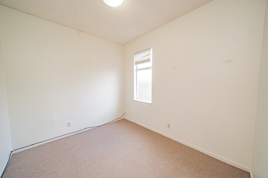 More Photos Of 2880 Sacramento St, Berkeley Office Residential For Lease