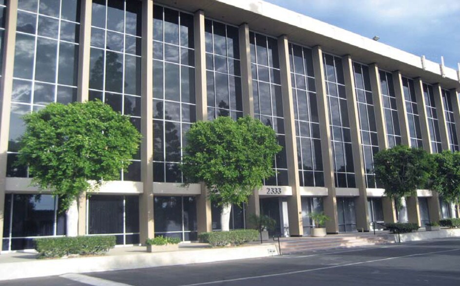 More Photos Of 2333 N Broadway, Santa Ana Office For Lease