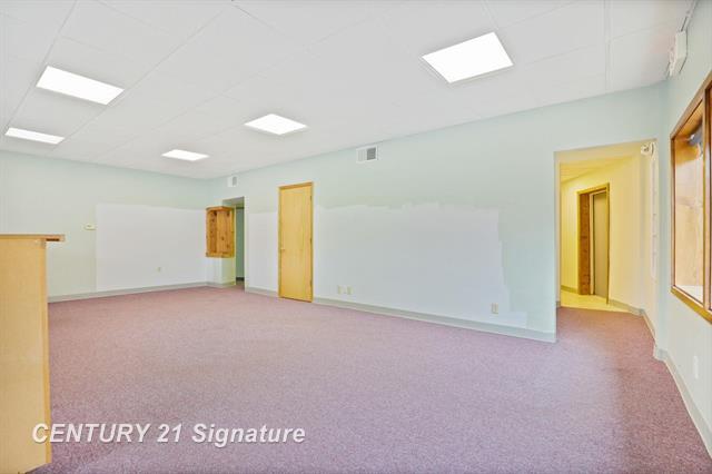 More Photos Of 2019 Columbus Ave, Bay City Office For Sale