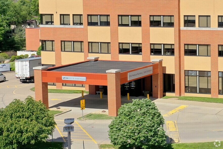 More Photos Of 300 Medical Plz, Lake Saint Louis Medical For Lease