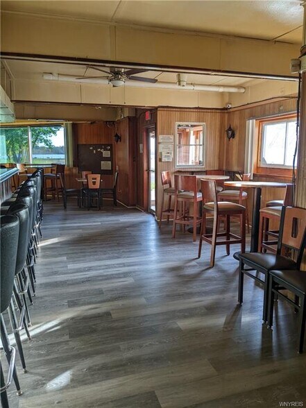 More Photos Of 6908 Buffalo Ave, Niagara Falls Hotel For Lease