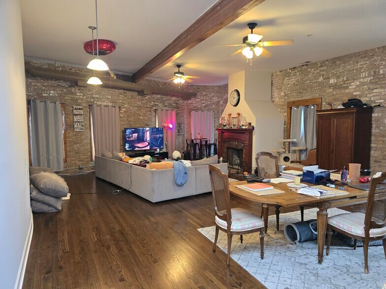 More Photos Of 4263 Lincoln Ave, Chicago Restaurant For Sale