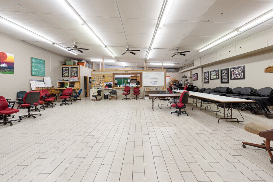 More Photos Of 4801 N Welcome Ave, Minneapolis Freestanding For Sale