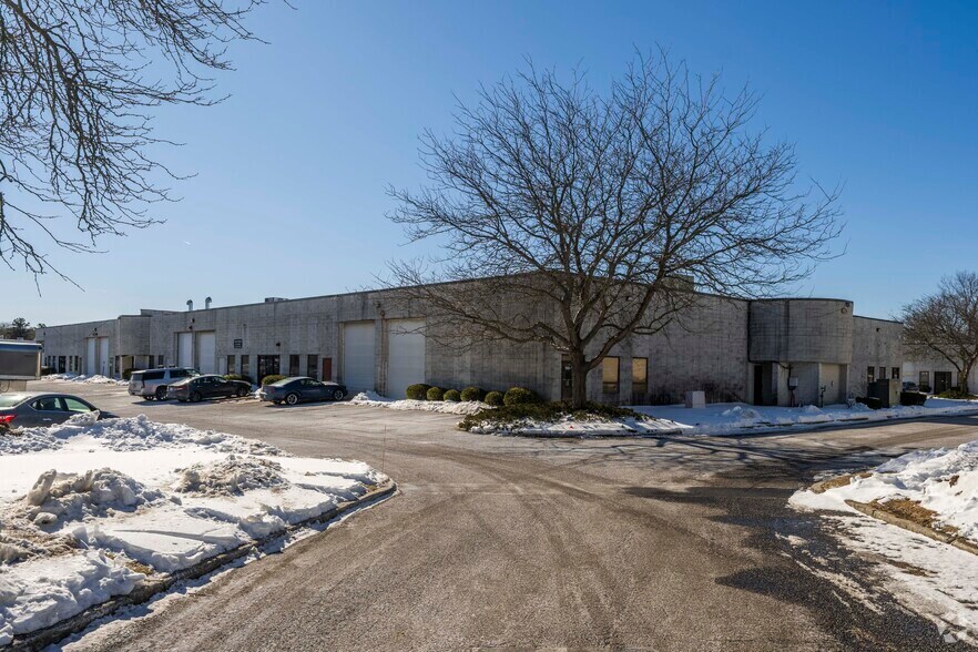 Primary Photo Of 140 Keyland Ct, Bohemia Office For Sale