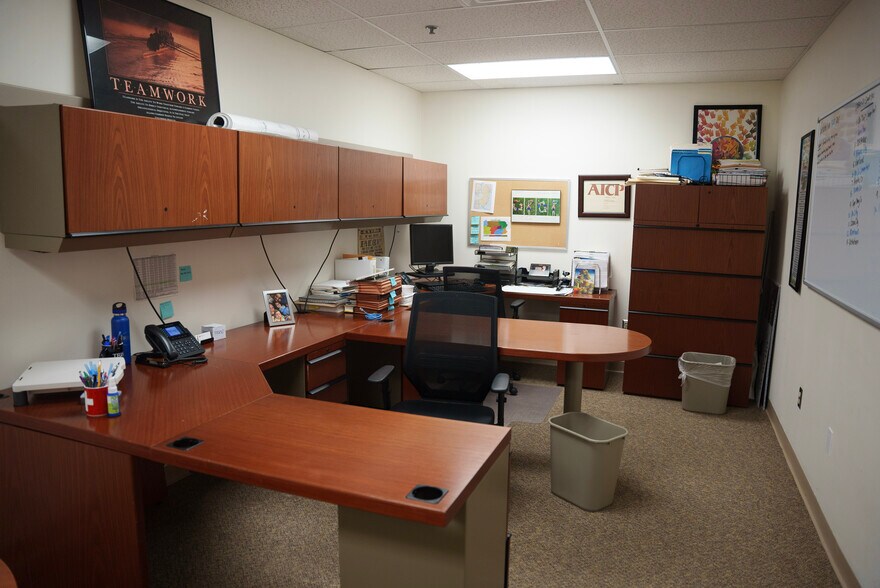 More Photos Of 1301 W Forest Grove Rd, Vineland Flex For Lease