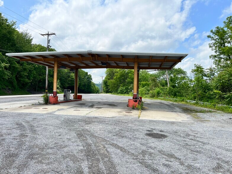 More Photos Of 2470 Evans City Rd, Harmony Warehouse For Sale