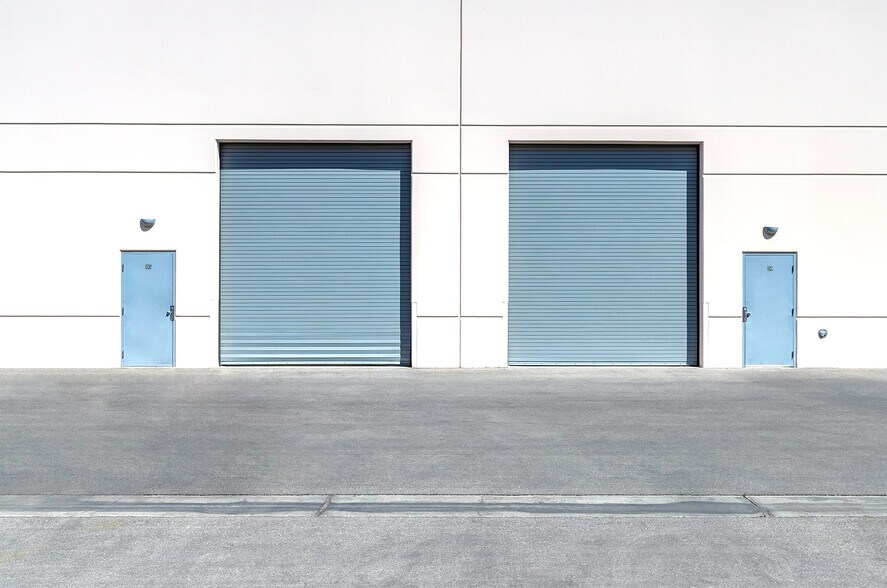 More Photos Of 2960 E SUNSET Rd, Las Vegas Warehouse For Sale
