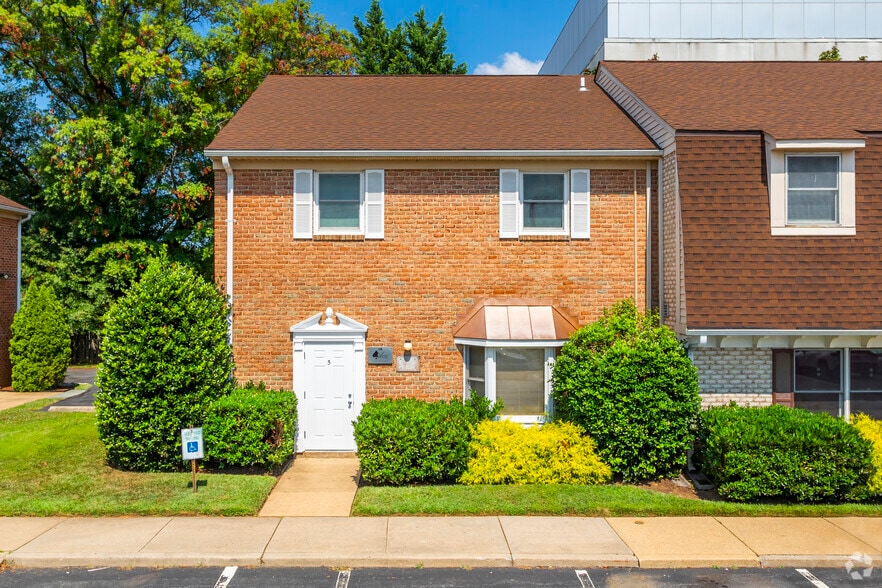 More Photos Of 751 Rockville Pike, Rockville Medical For Sale