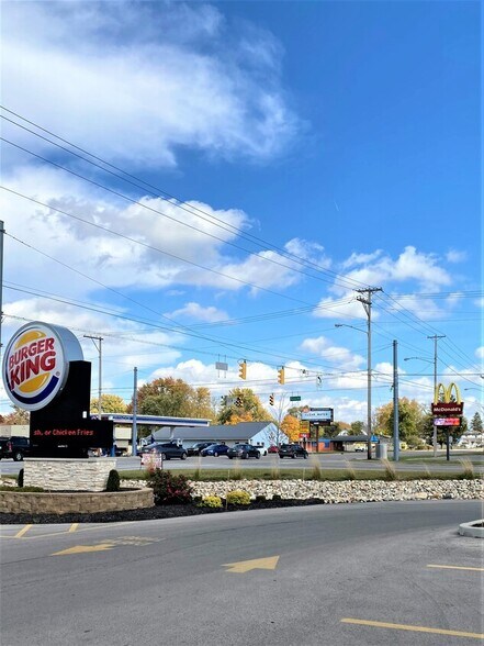 More Photos Of 1309 S Nebo Rd, Muncie Freestanding For Sale