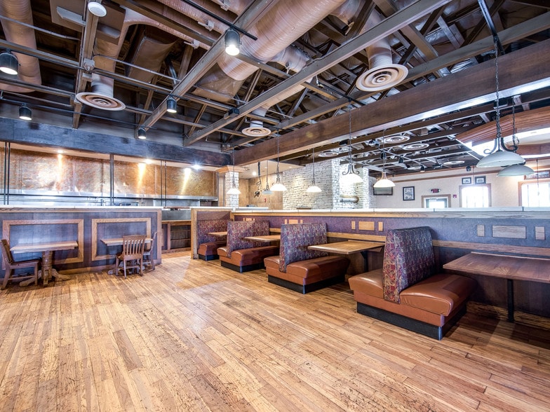 More Photos Of 341 Rockwood Rd, Arden Restaurant For Lease