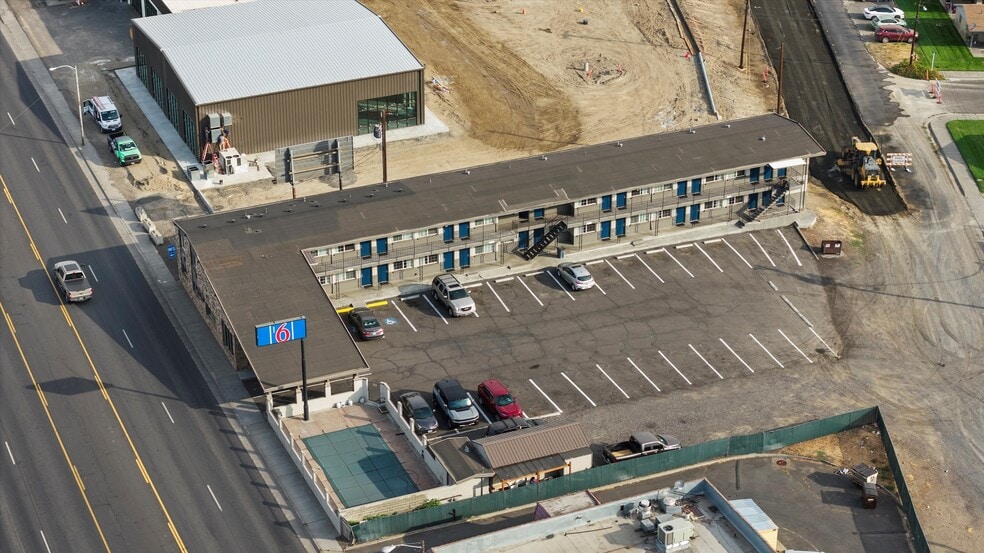 More Photos Of 635 S Highway 395, Hermiston Hotel For Sale