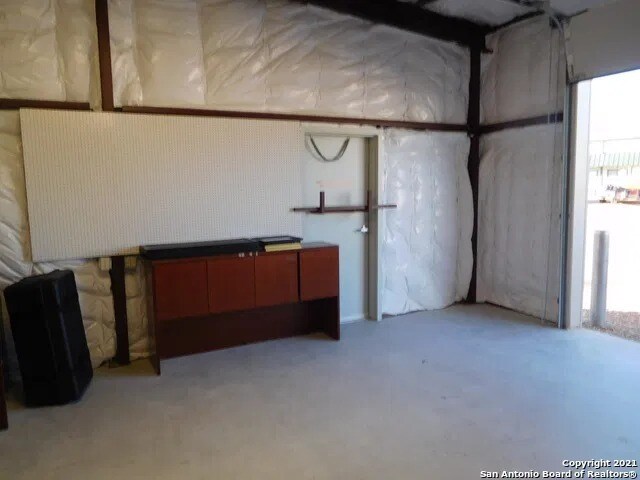 More Photos Of 8603 U.S. 281 N, Spring Branch Research And Development For Sale