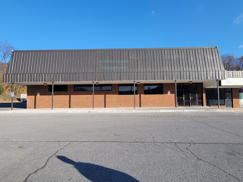 Primary Photo Of 2726 Lee Hwy, Troutville Storefront Retail Office For Lease