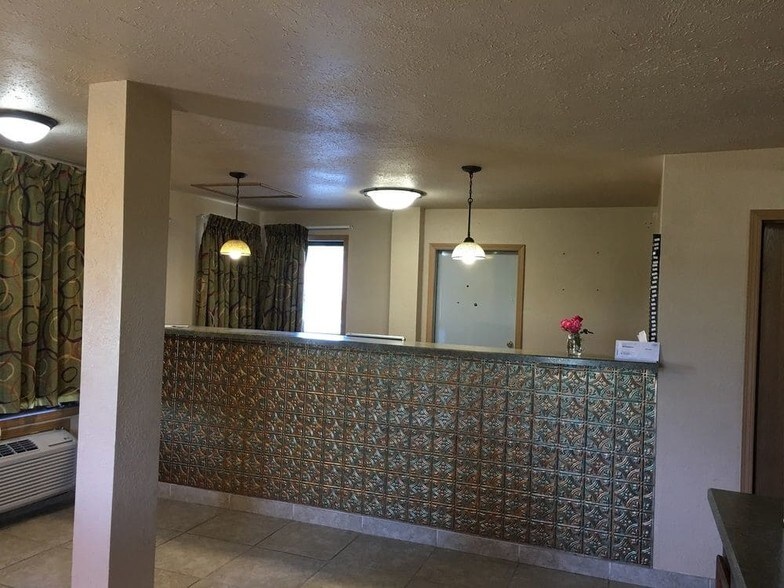 More Photos Of 265 Colonels Dr, Columbus Junction Hotel For Sale