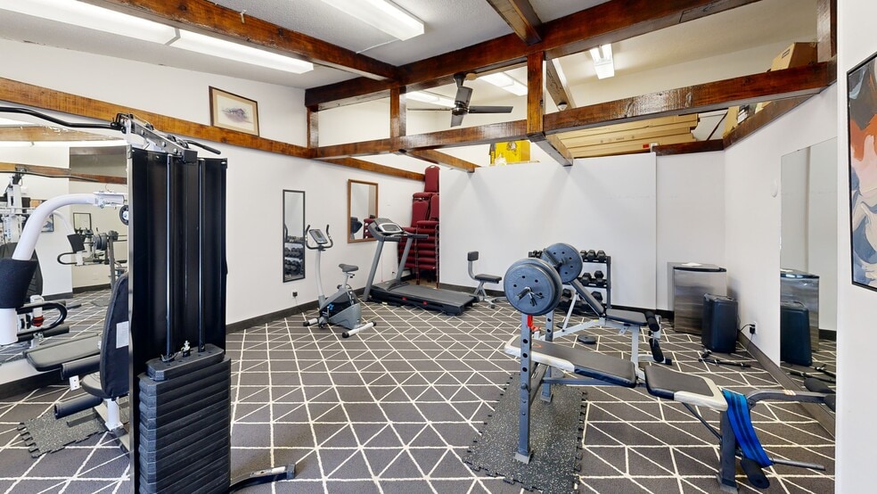 Primary Photo Of 112 King st, Palmerston Hotel For Sale