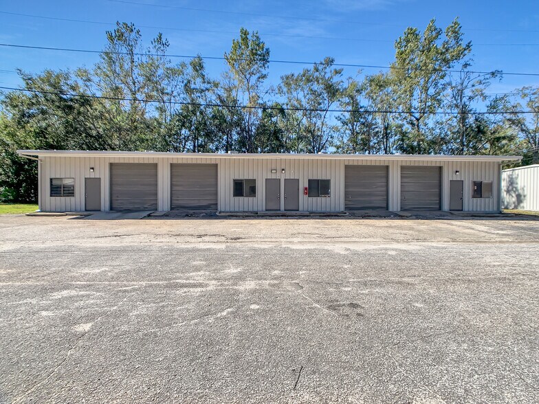 Primary Photo Of 4405 Halls Mill Rd, Mobile Light Distribution For Lease