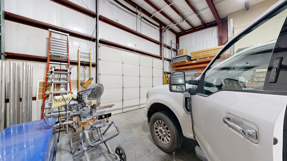 More Photos Of 1721 Acorn Dr, Rogers Warehouse For Lease