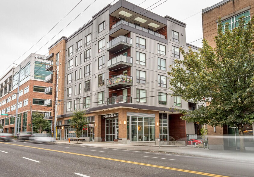 Primary Photo Of 4242 NE Halsey St, Portland Apartments For Lease