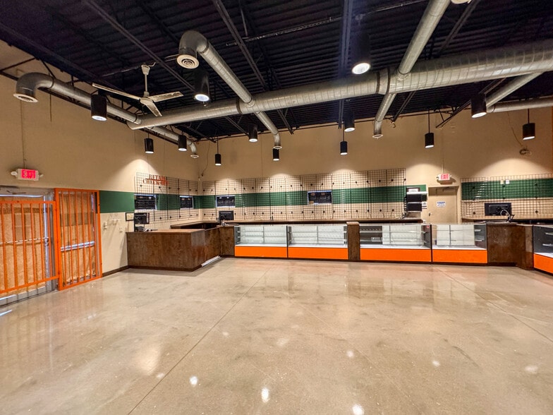 More Photos Of 1616 State Route 28, Loveland Freestanding For Sale