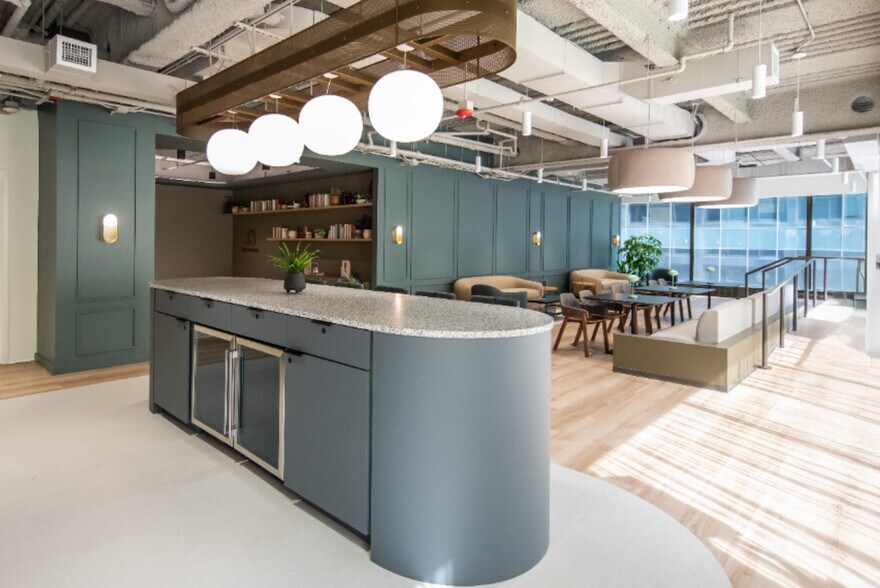 More Photos Of 33 N Dearborn St, Chicago Office For Lease