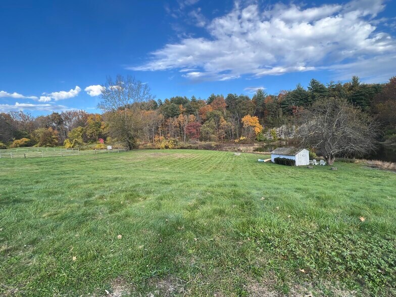 More Photos Of 557 Main St, Woodbury Specialty For Sale