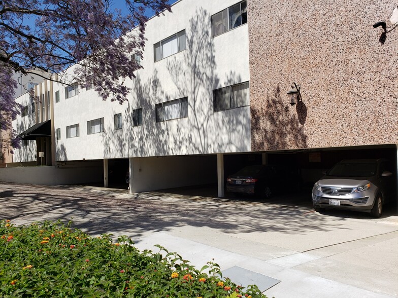 Primary Photo Of 1830 Greenfield Ave, Los Angeles Apartments For Sale