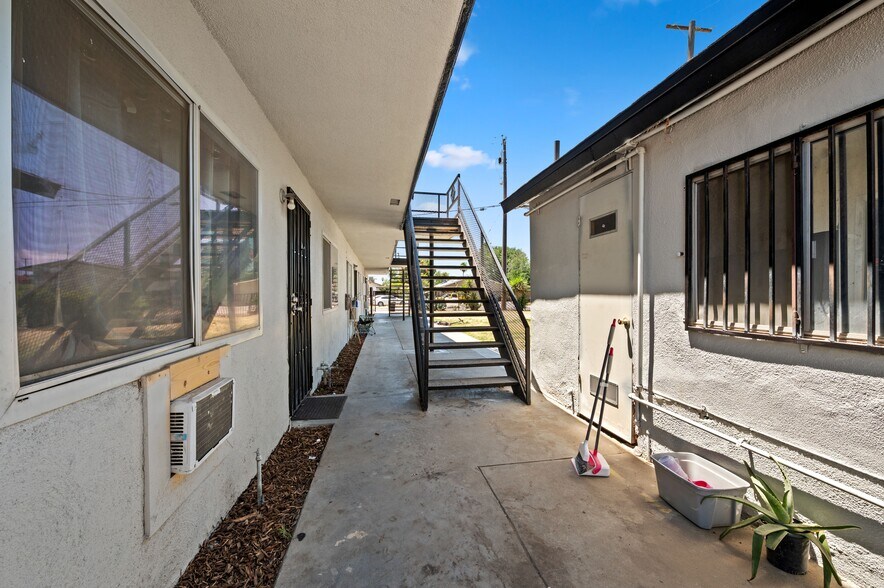 More Photos Of 3940 E Burns Ave, Fresno Apartments For Sale