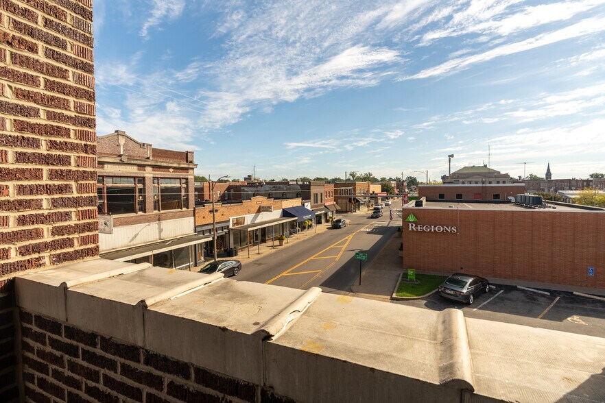 More Photos Of 1329 Walnut St, Murphysboro Office For Sale