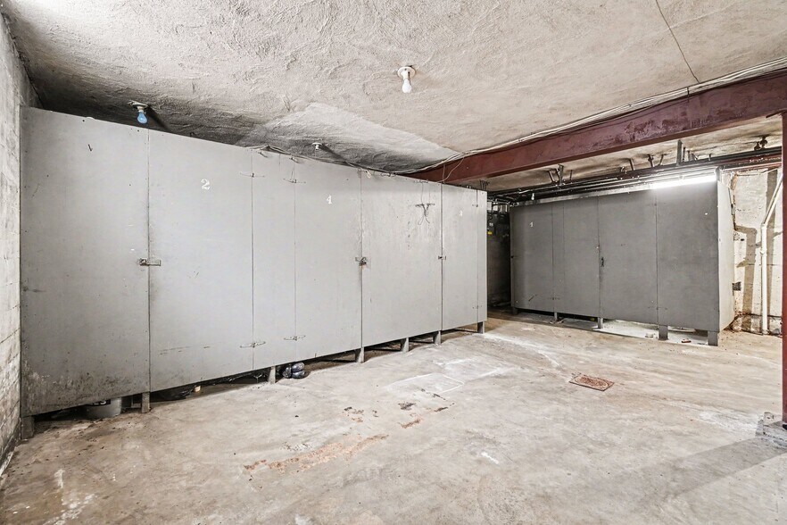 More Photos Of 2370 Losantiville Ave, Cincinnati Multifamily For Sale