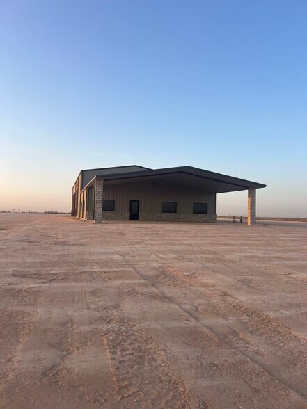 More Photos Of 2800 COUNTY RD 147 Rd, Midland Warehouse For Sale