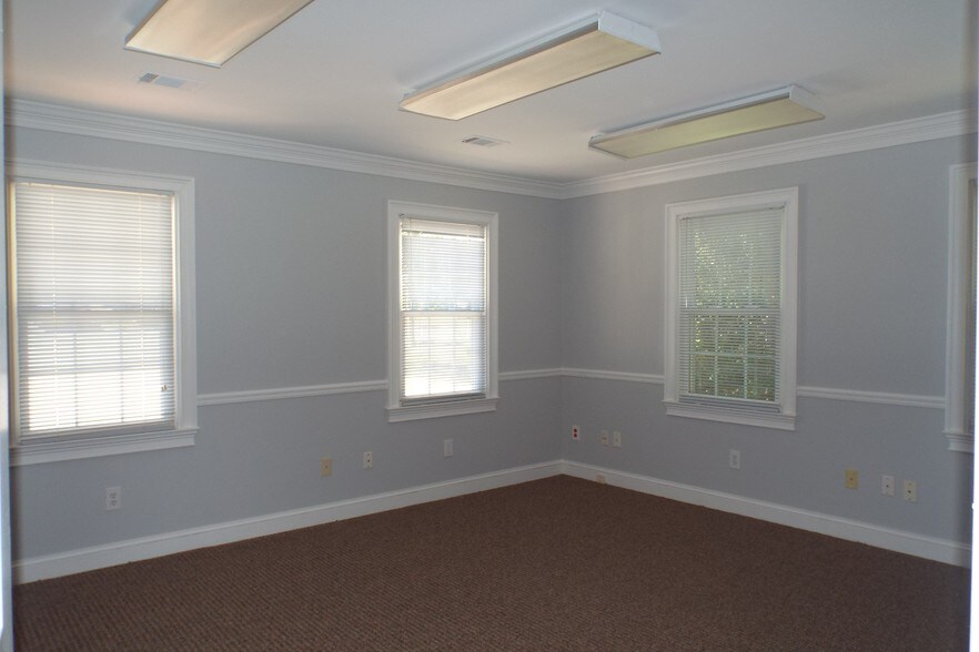 More Photos Of 115 Samaritan Dr, Cumming Medical For Lease