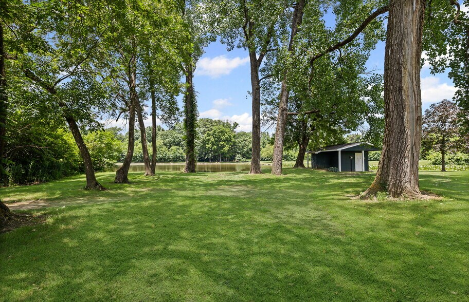 More Photos Of 200 Arlington Dr, Granite City Golf Course Driving Range For Sale